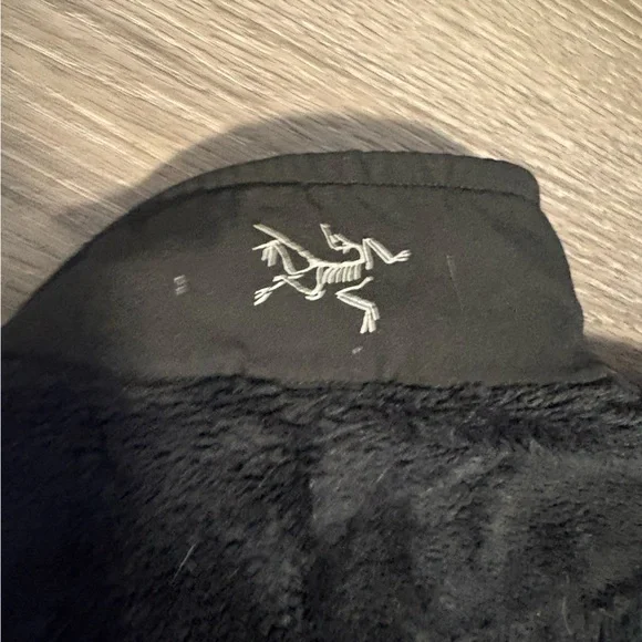 Arc'teryx Women's Black Teddy Fleece Zip Jacket - Picture 6 of 11
